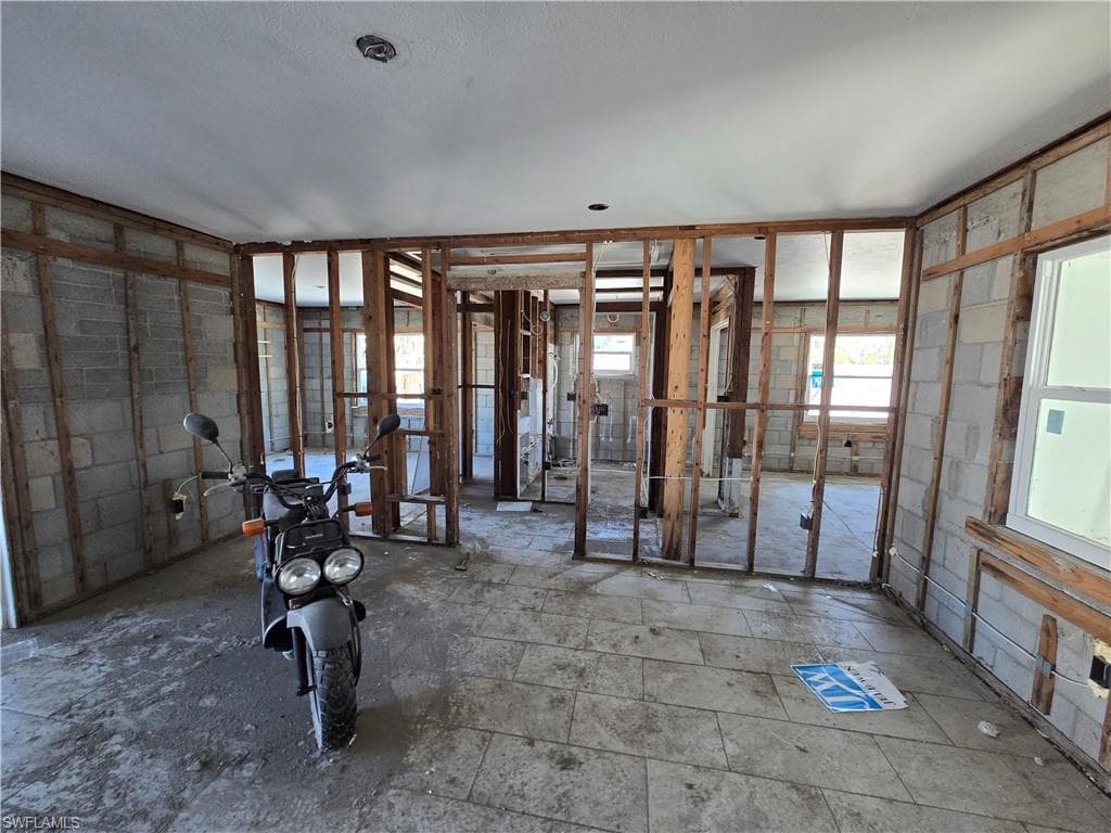 405 Washington Ct, Fort Myers Beach, FL 33931-13