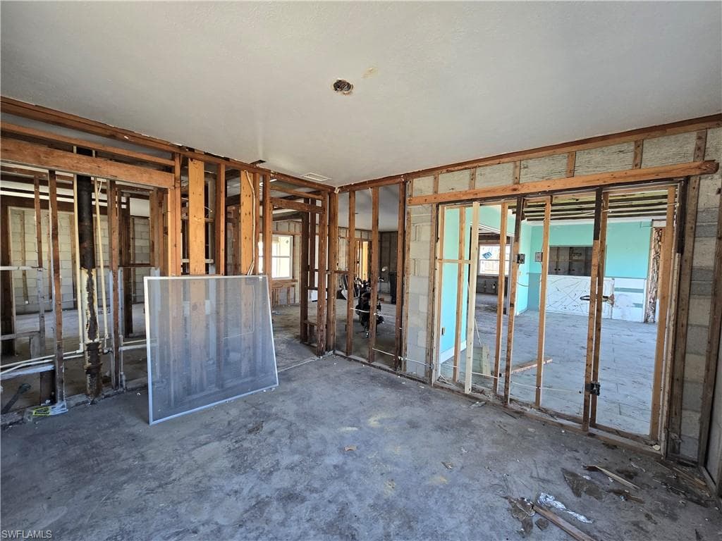 405 Washington Ct, Fort Myers Beach, FL 33931-18