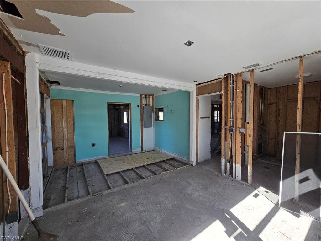 405 Washington Ct, Fort Myers Beach, FL 33931-28