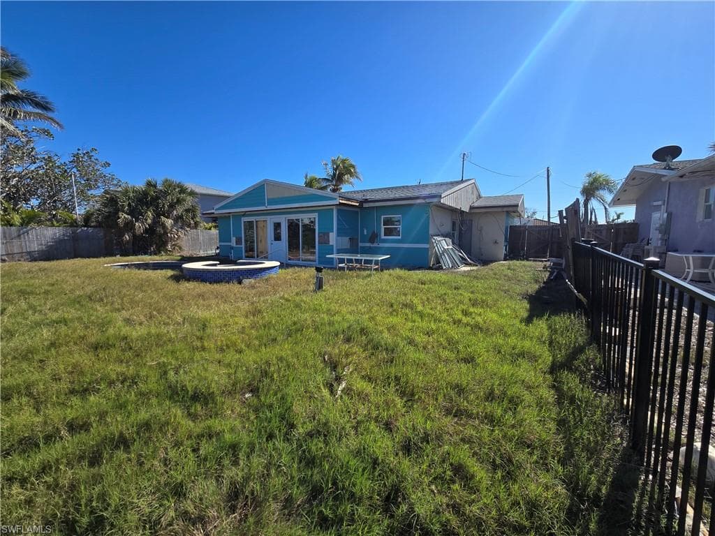 405 Washington Ct, Fort Myers Beach, FL 33931-7