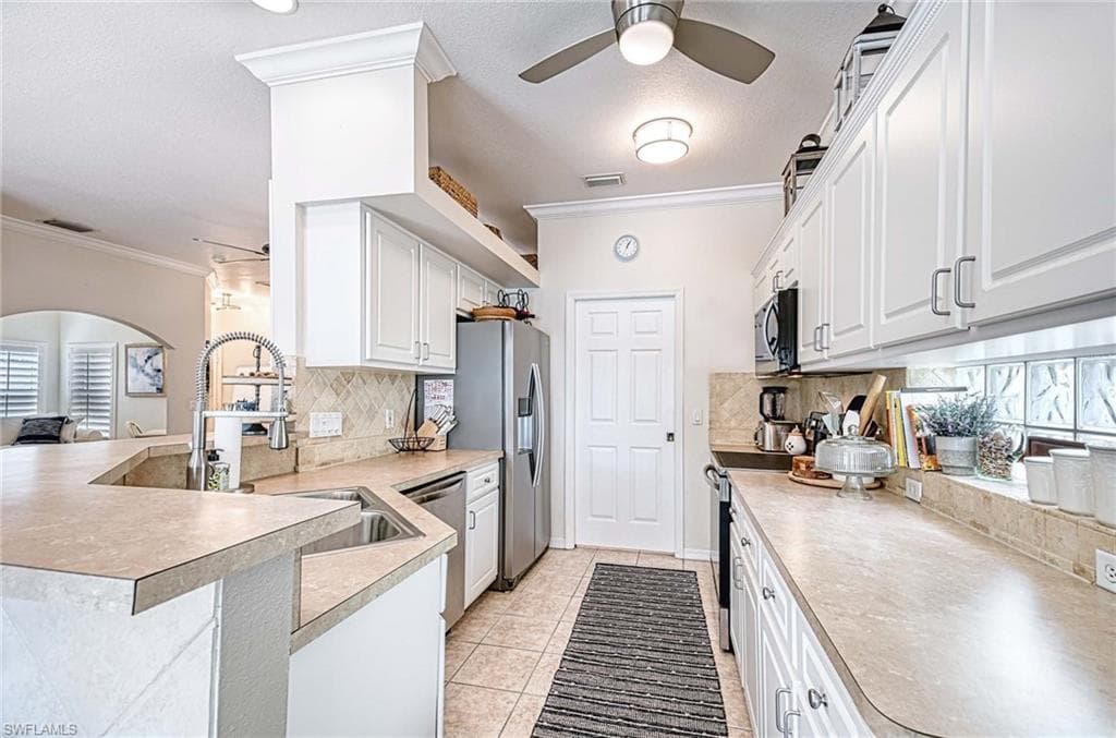 10721 Pearl Bay Cir, Estero, FL 33928-13