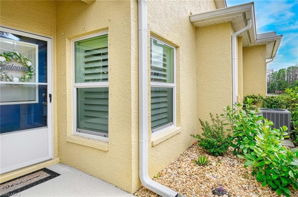 10721 Pearl Bay Cir, Estero, FL 33928-22