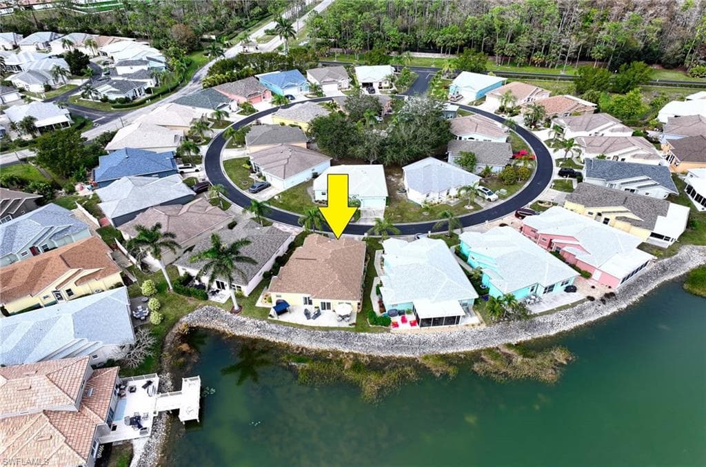 10721 Pearl Bay Cir, Estero, FL 33928-2