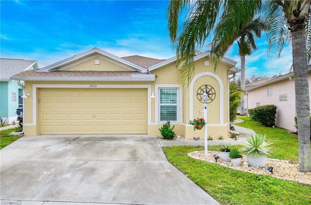 10721 Pearl Bay Cir, Estero, FL 33928-3
