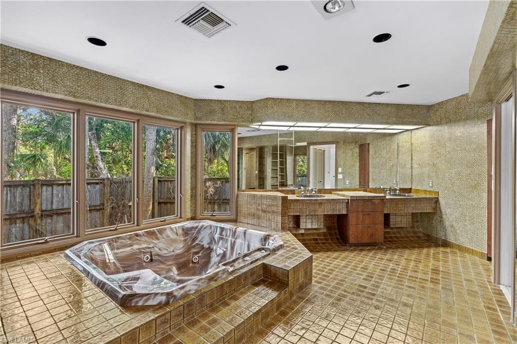 3720 Gail Blvd, Naples, FL 34104-12