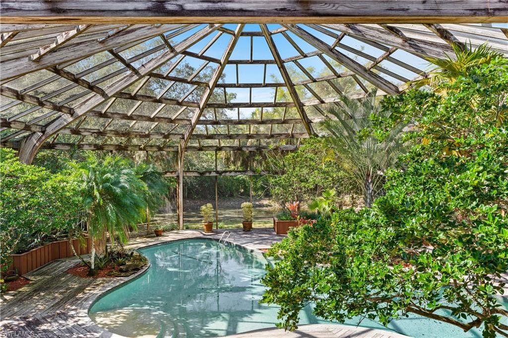 3720 Gail Blvd, Naples, FL 34104-17