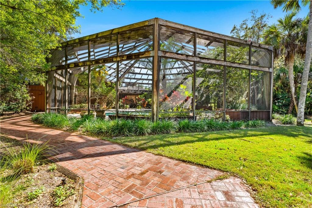 3720 Gail Blvd, Naples, FL 34104-20