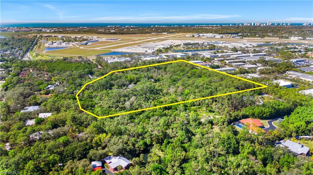 3720 Gail Blvd, Naples, FL 34104-23