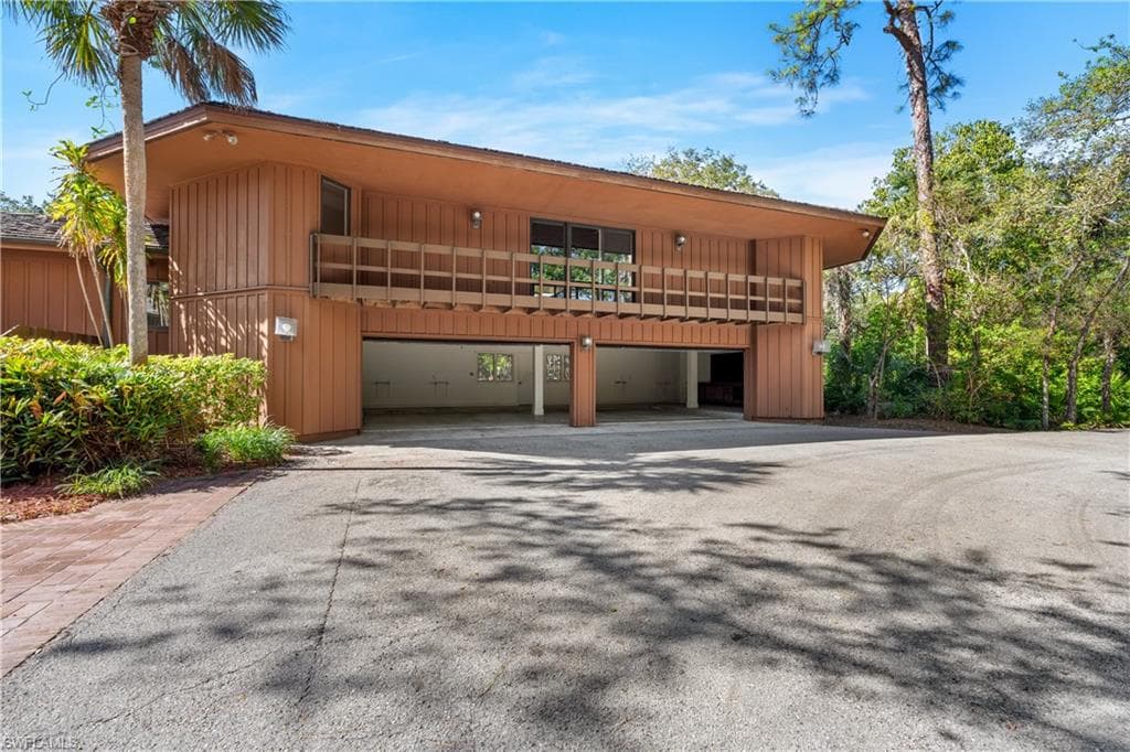 3720 Gail Blvd, Naples, FL 34104-4