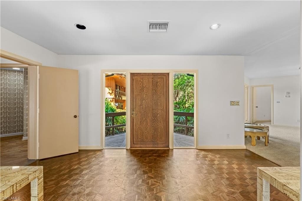 3720 Gail Blvd, Naples, FL 34104-5