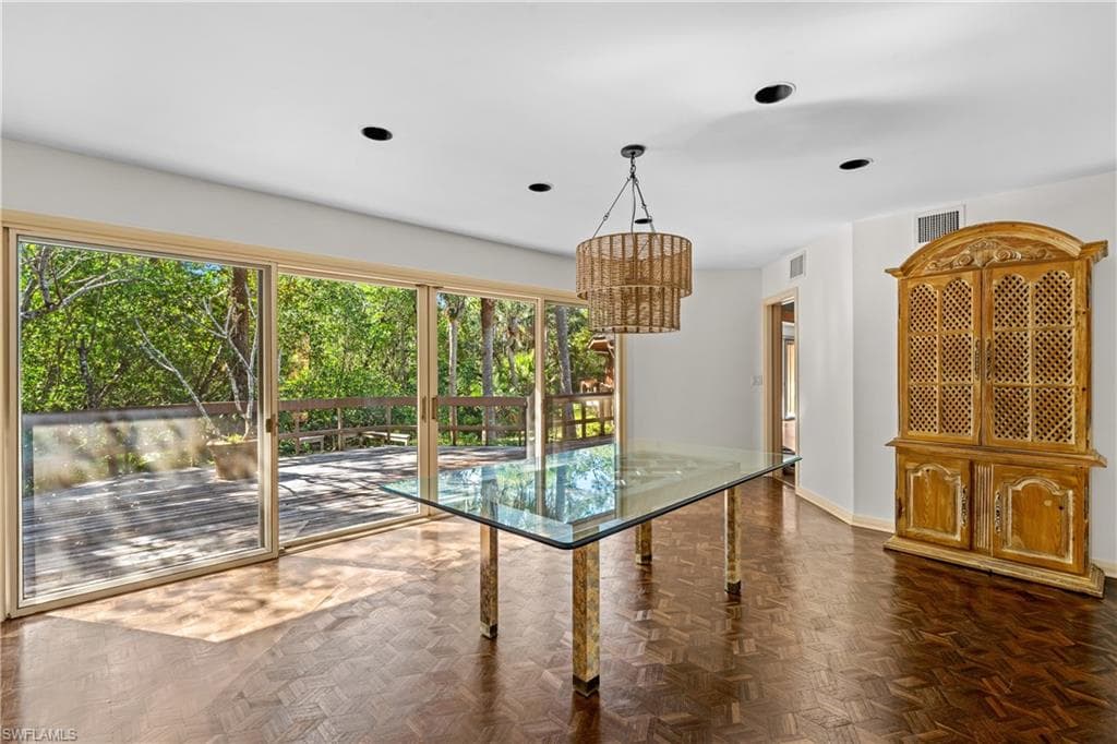 3720 Gail Blvd, Naples, FL 34104-6