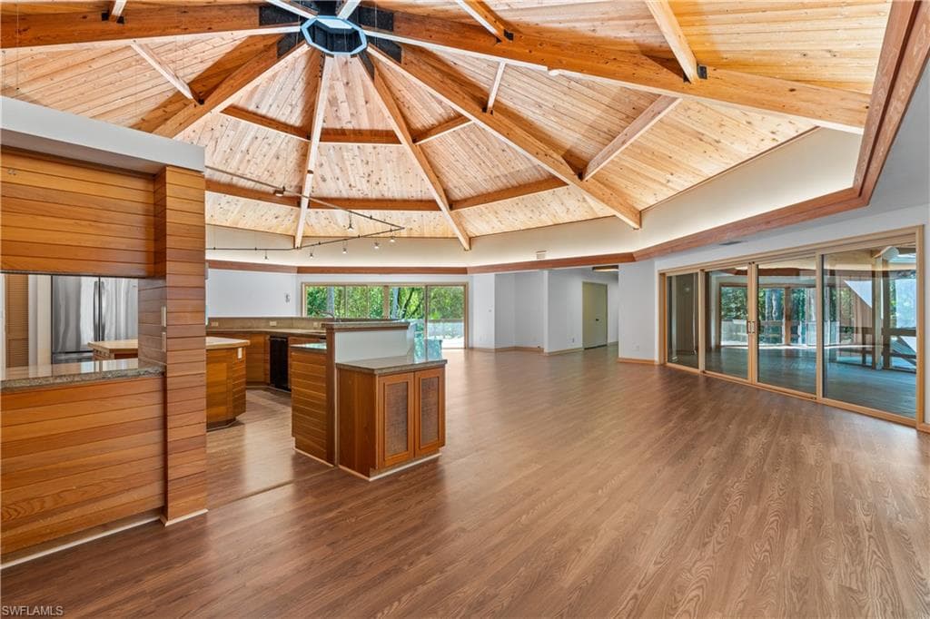 3720 Gail Blvd, Naples, FL 34104-7