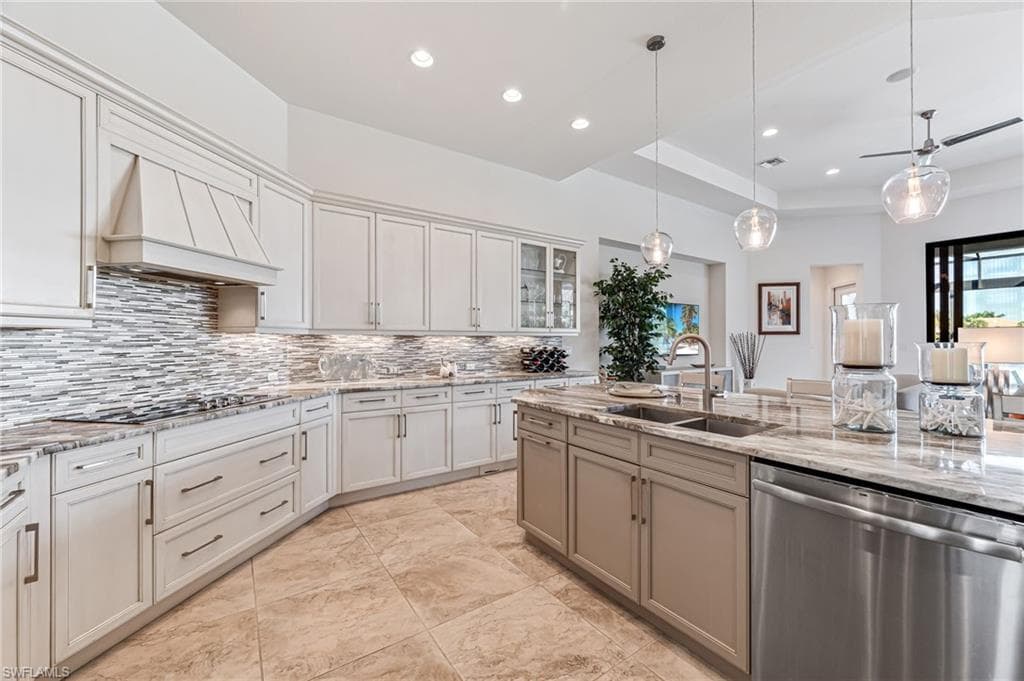 11955 Maidstone Ct, Naples, FL 34120-11