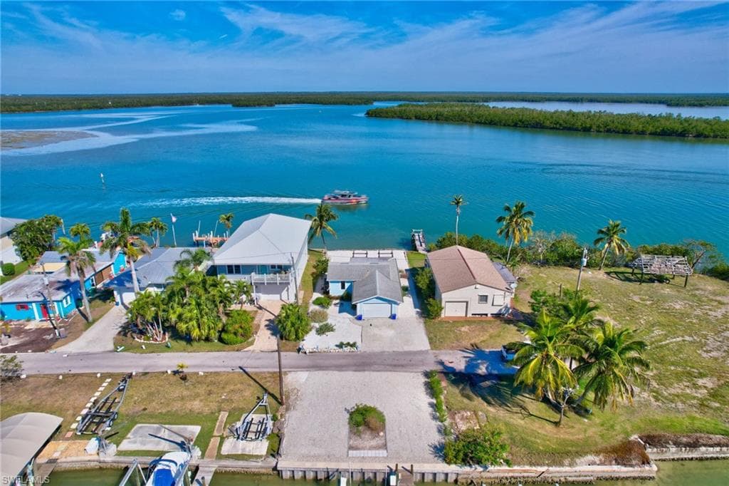 107 Bayshore Way, Goodland, FL 34140-12