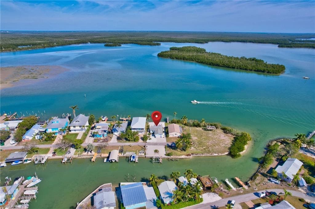 107 Bayshore Way, Goodland, FL 34140-2
