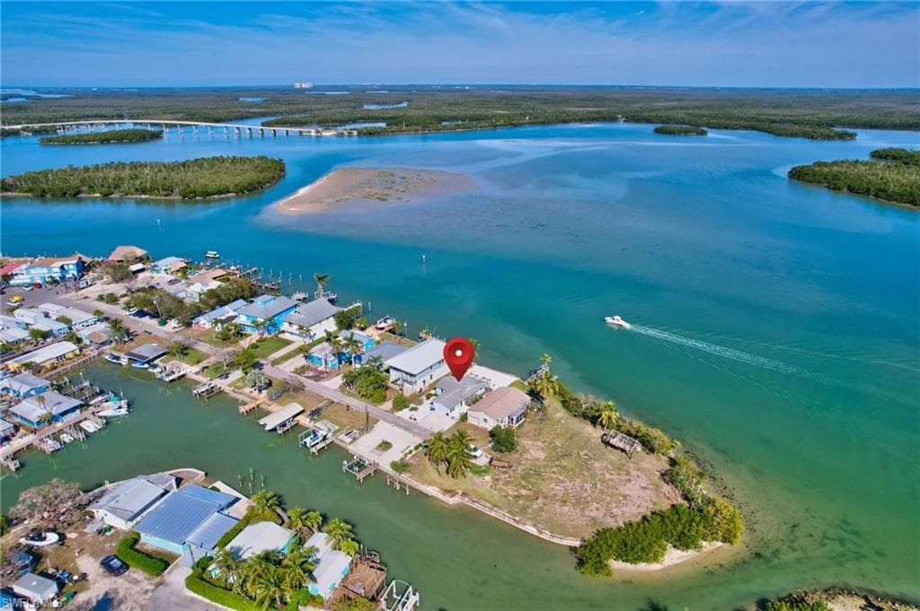 107 Bayshore Way, Goodland, FL 34140-3