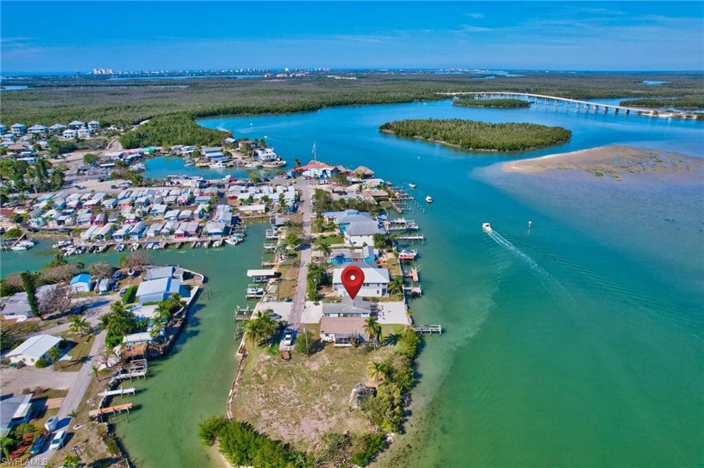 107 Bayshore Way, Goodland, FL 34140-4