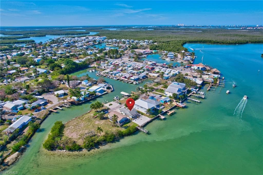 107 Bayshore Way, Goodland, FL 34140-5