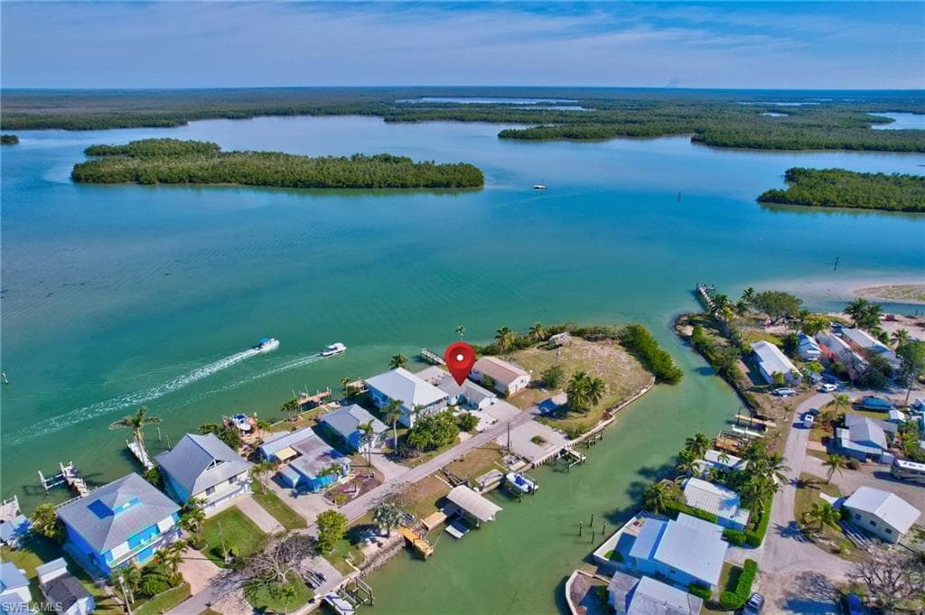 107 Bayshore Way, Goodland, FL 34140-8