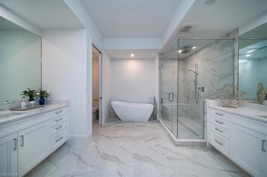 1130 3rd Ave S 404, Naples, FL 34102-20