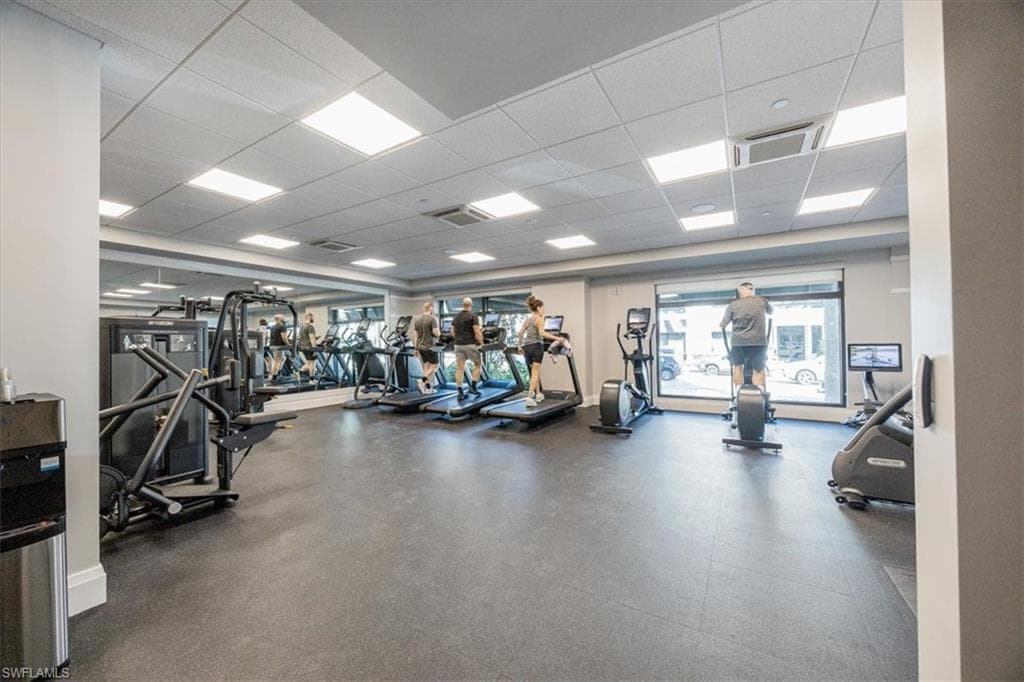 1130 3rd Ave S 404, Naples, FL 34102-40