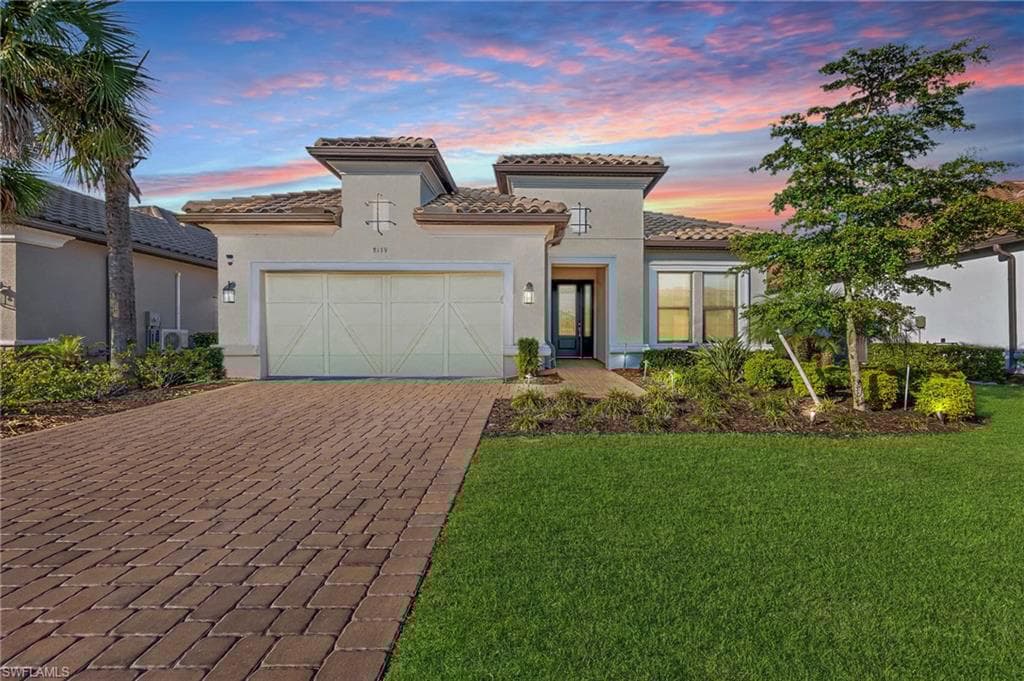 8139 Lucello Ter S, Naples, FL 34114-1