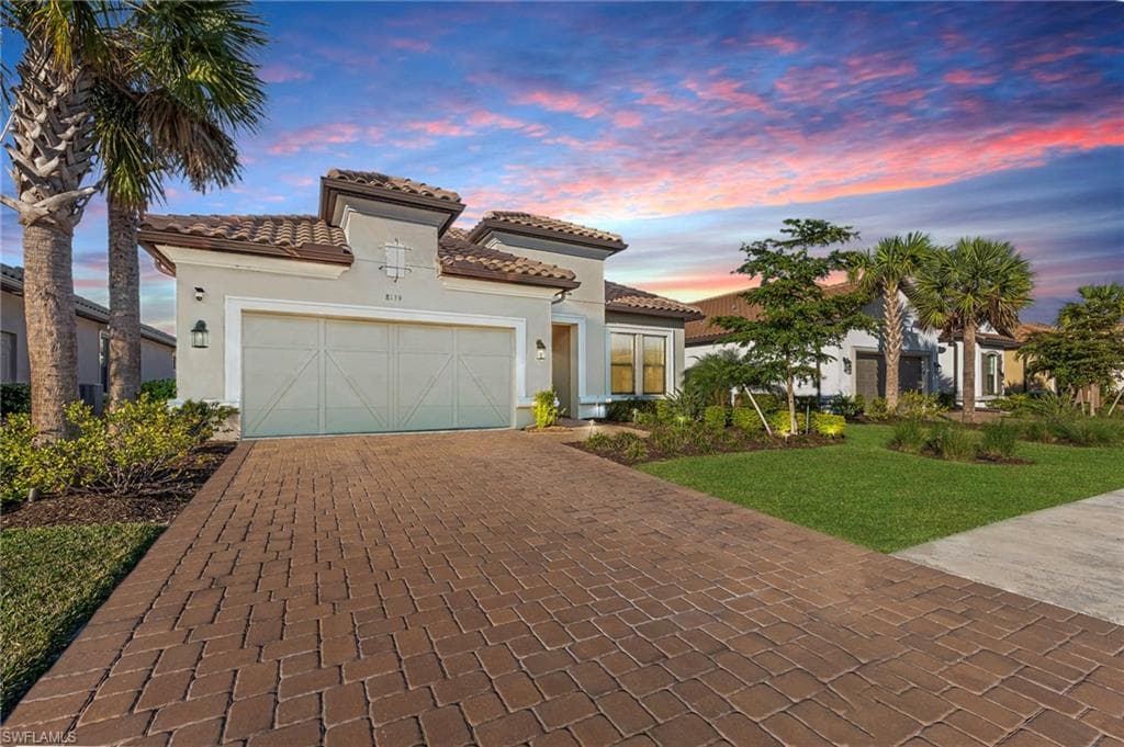 8139 Lucello Ter S, Naples, FL 34114-3