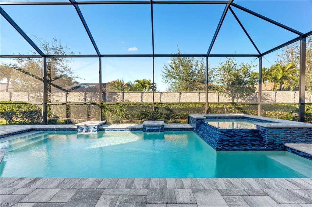 8139 Lucello Ter S, Naples, FL 34114-4