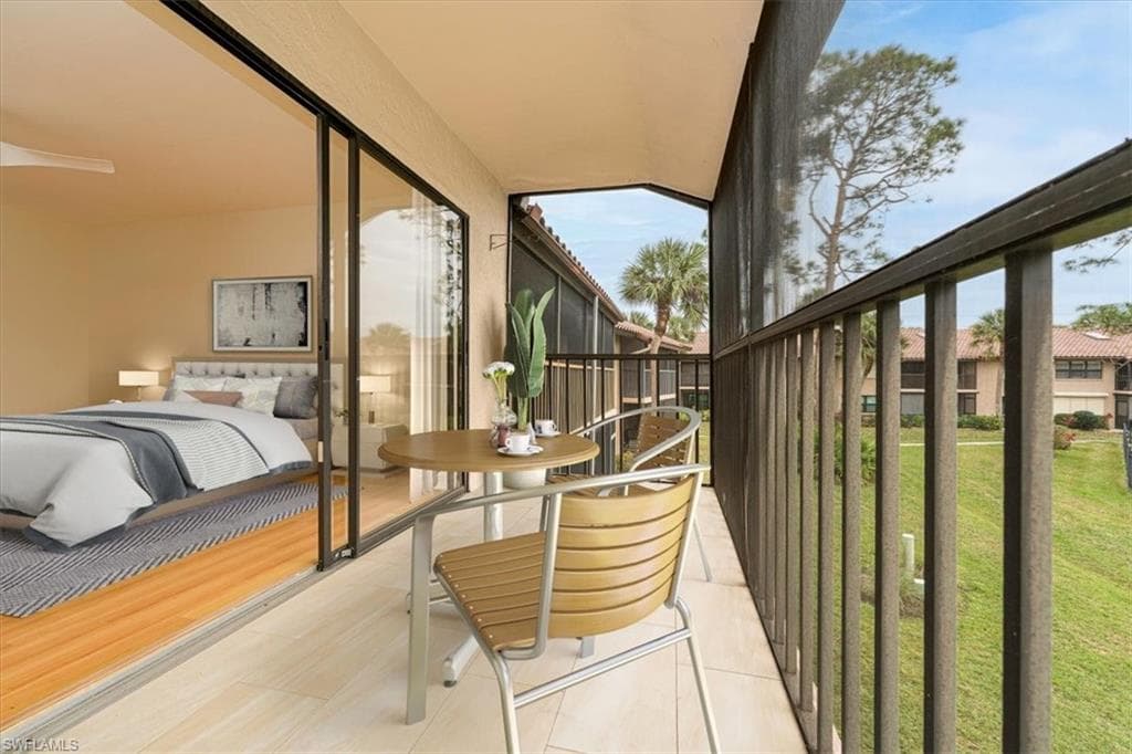 3219 Horse Carriage Way 306, Naples, FL 34105-9