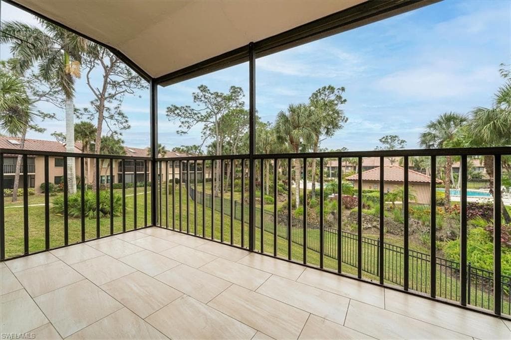 3219 Horse Carriage Way 306, Naples, FL 34105-10