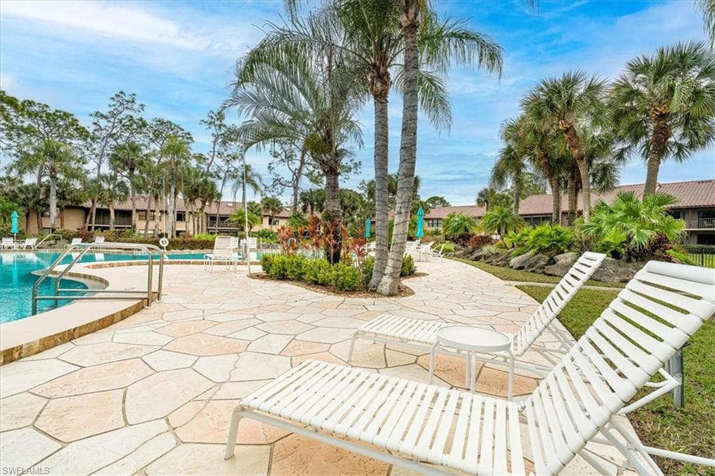 3219 Horse Carriage Way 306, Naples, FL 34105-25