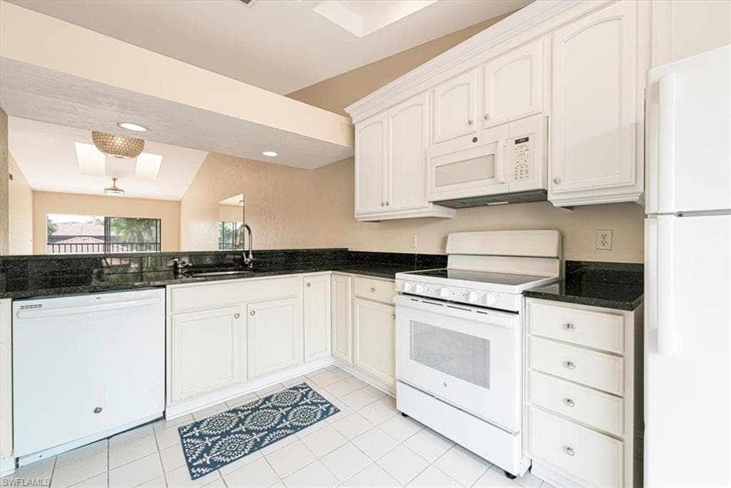 3219 Horse Carriage Way 306, Naples, FL 34105-6