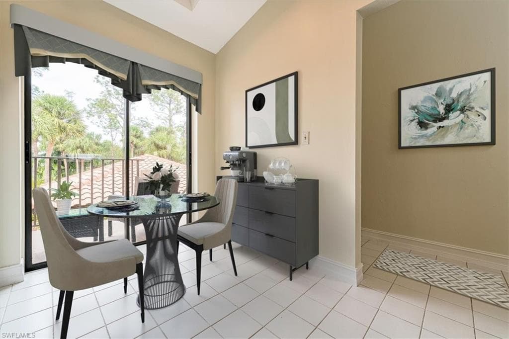3219 Horse Carriage Way 306, Naples, FL 34105-7