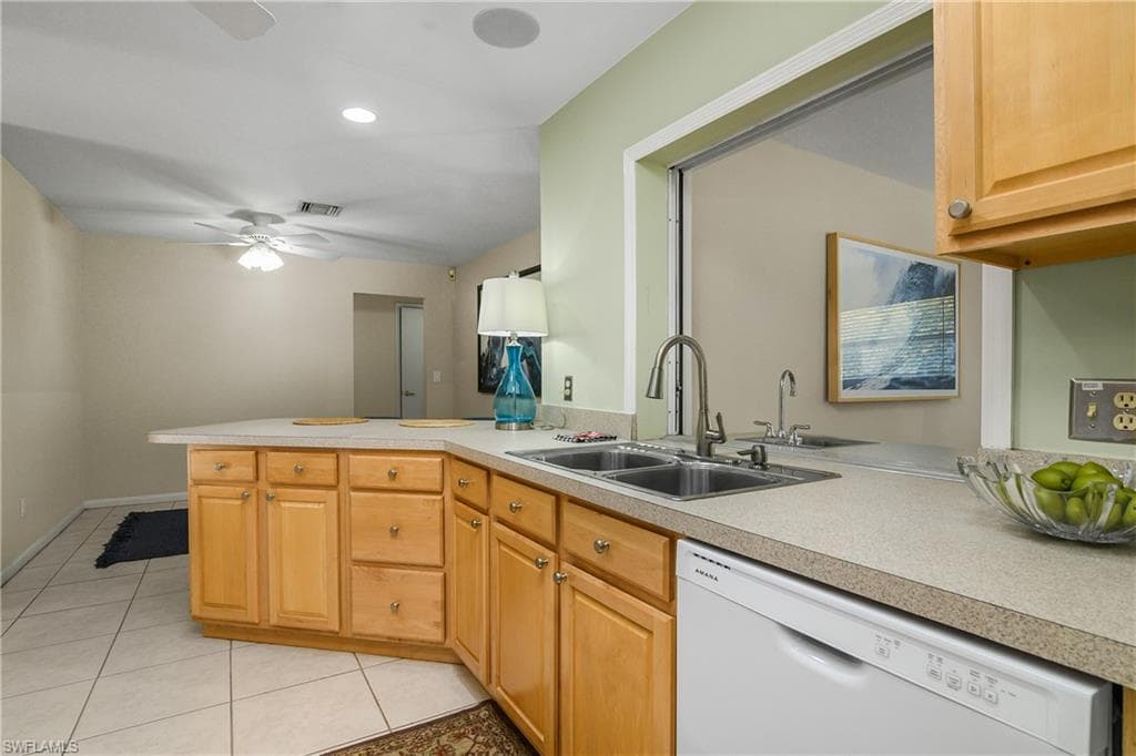 2560 11th Cir, Naples, FL 34103-11
