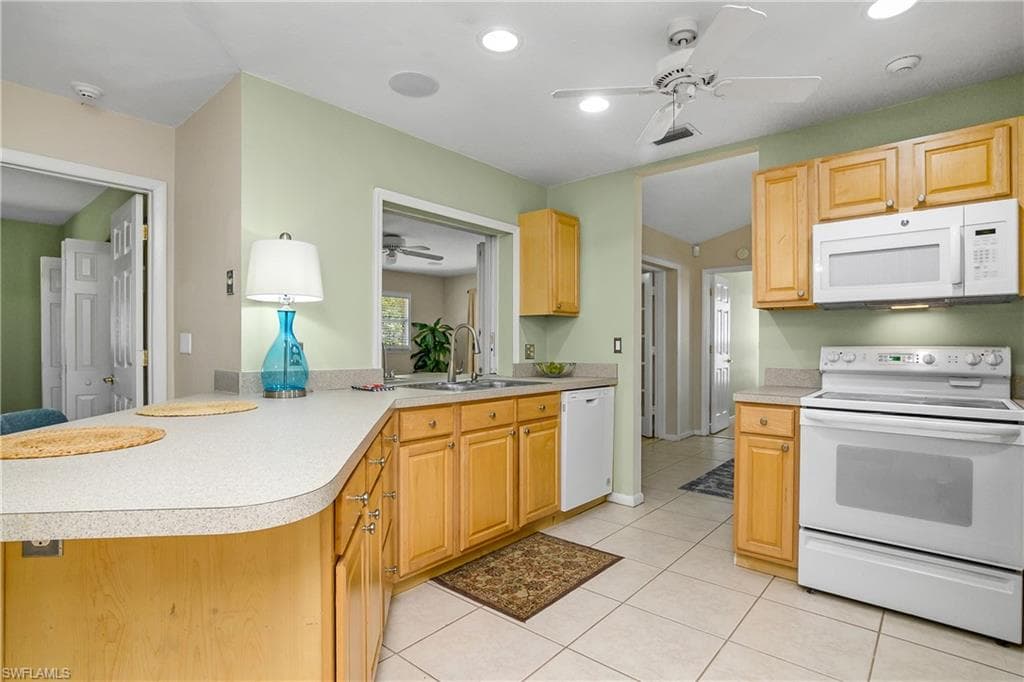 2560 11th Cir, Naples, FL 34103-13