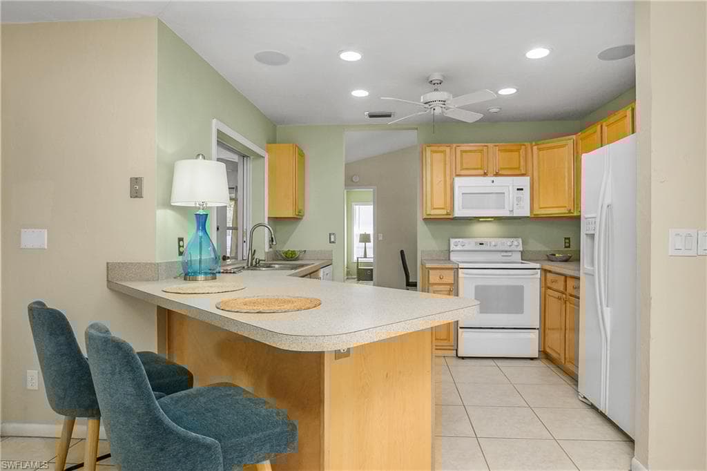 2560 11th Cir, Naples, FL 34103-14