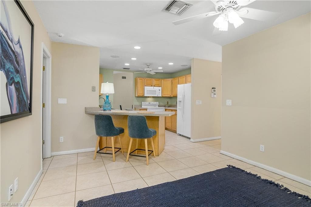 2560 11th Cir, Naples, FL 34103-15