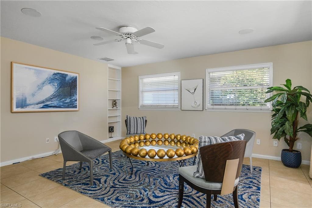 2560 11th Cir, Naples, FL 34103-17