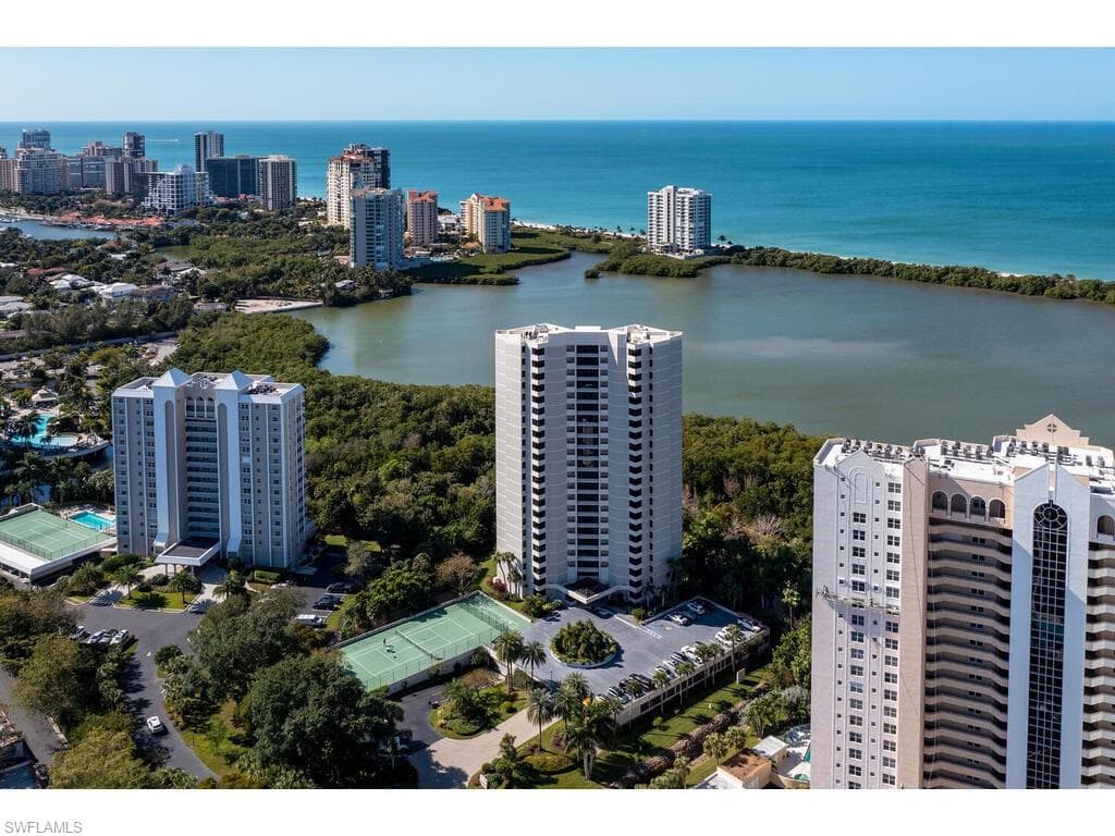 5555 Heron Point Dr 902, Naples, FL 34108-13
