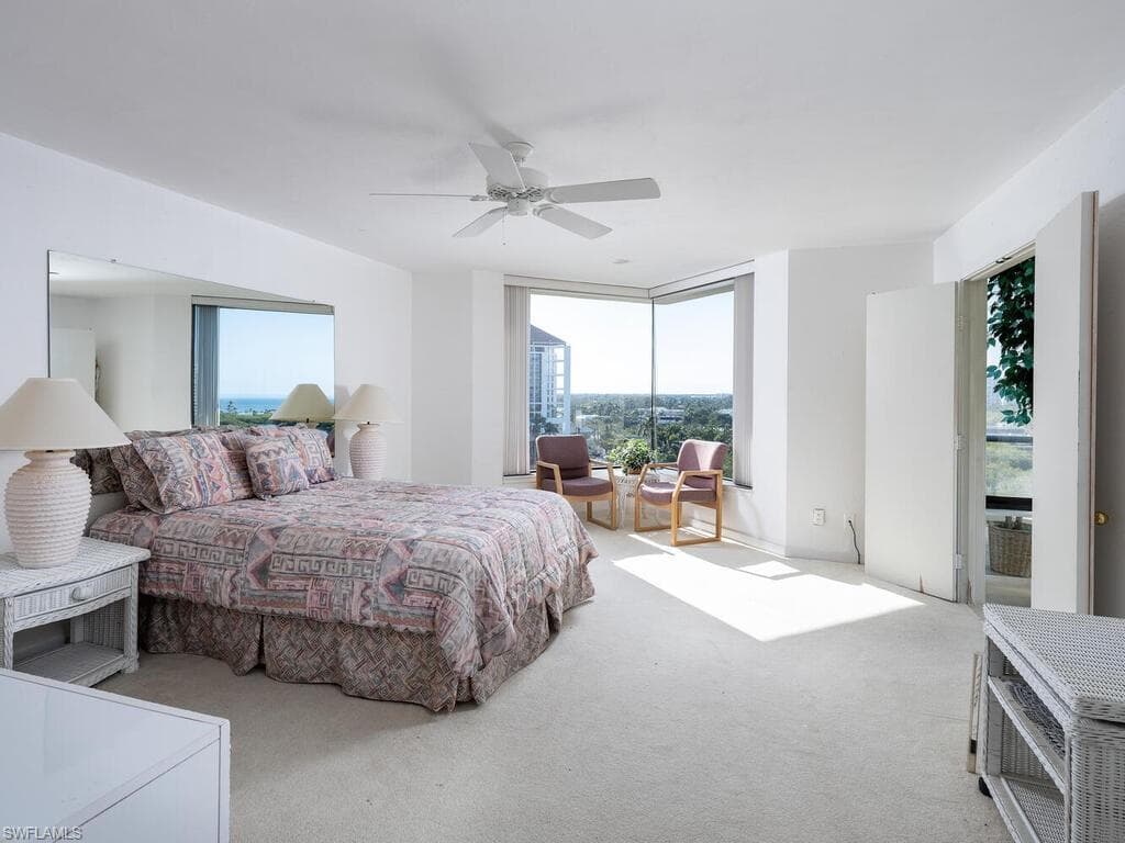 5555 Heron Point Dr 902, Naples, FL 34108-7