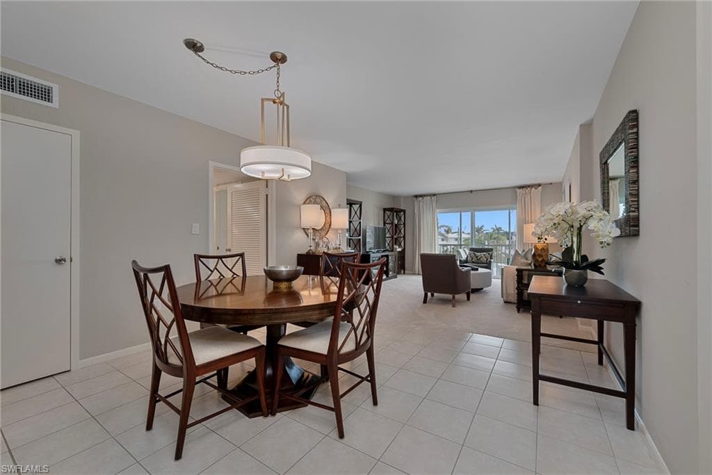 1977 Gulf Shore Blvd N 306, Naples, FL 34102-3