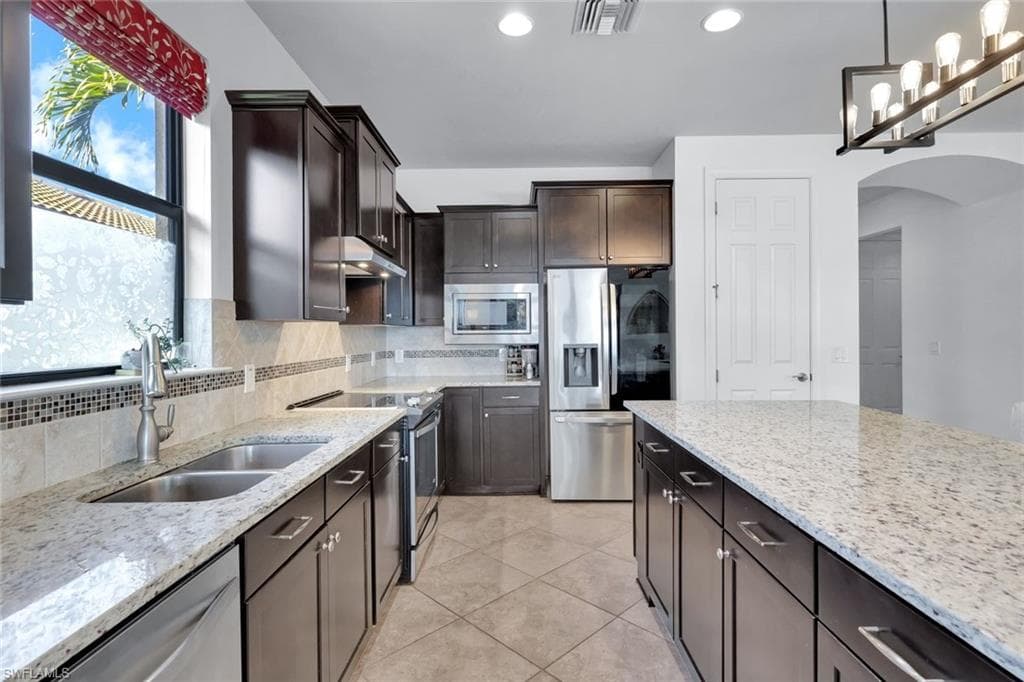 6236 Victory Dr, Ave Maria, FL 34142-5