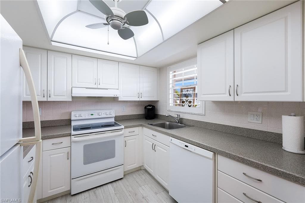 315 Saint Andrews Blvd A32, Naples, FL 34113-15