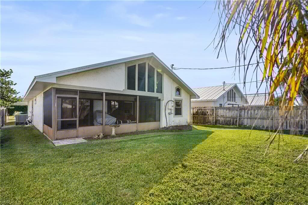 683 96th Ave N, Naples, FL 34108-36