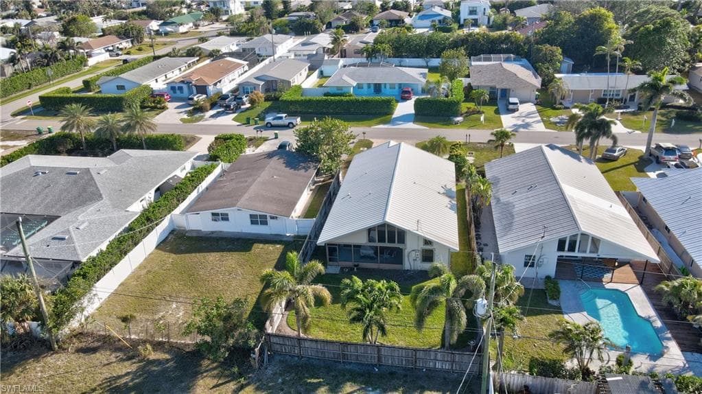 683 96th Ave N, Naples, FL 34108-38