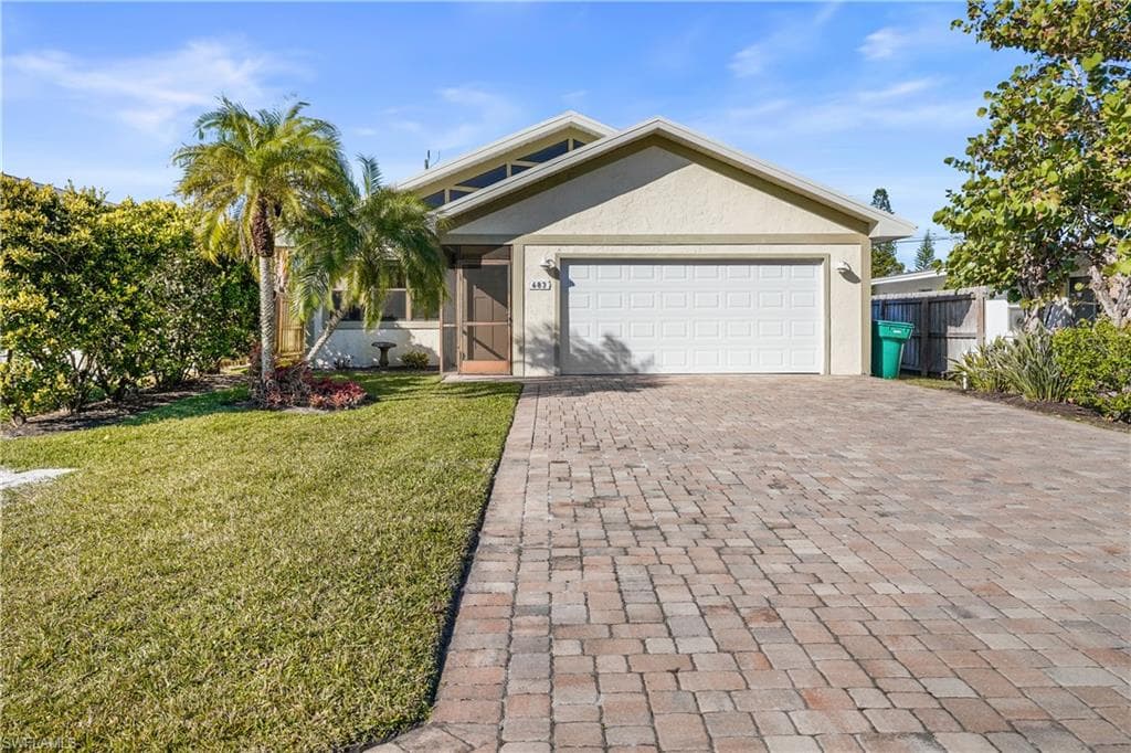 683 96th Ave N, Naples, FL 34108-3