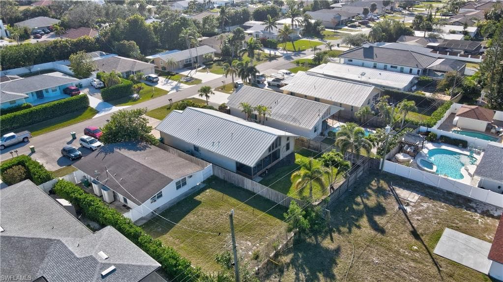683 96th Ave N, Naples, FL 34108-39