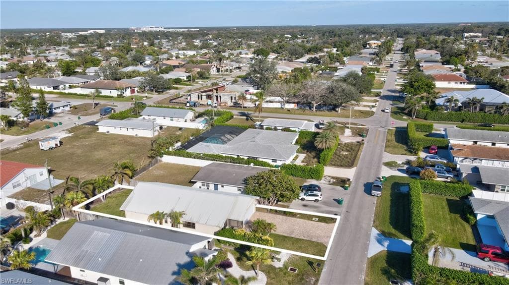 683 96th Ave N, Naples, FL 34108-43