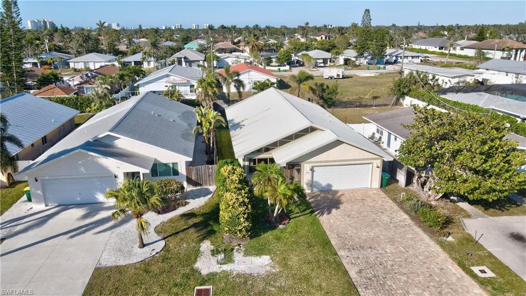 683 96th Ave N, Naples, FL 34108-44