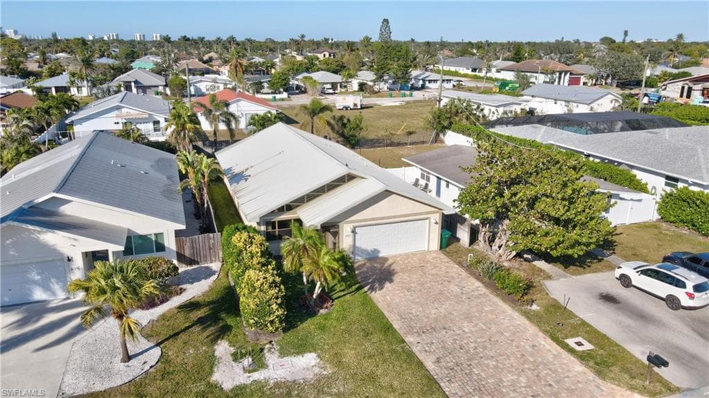 683 96th Ave N, Naples, FL 34108-45
